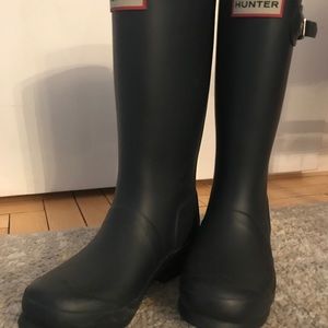 Hunter boys boots. Size US 2/UK 13